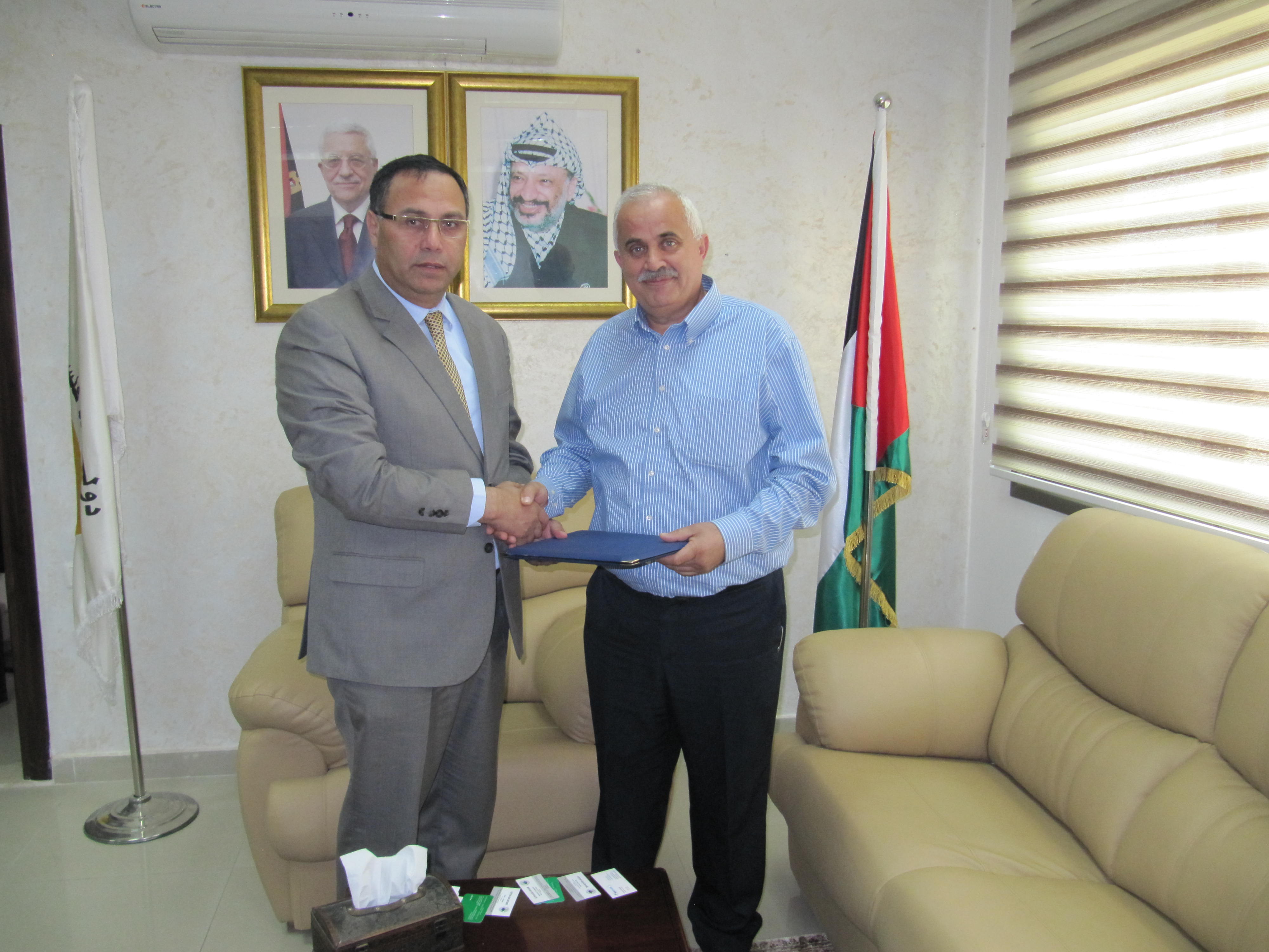 توقيع إتفاقية انضمام موظفي بلدية عنبتا وانتفاعهم بأحكام قانون التقاعد العام رقم 7 لسنة 2005